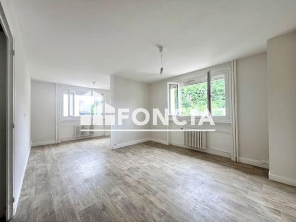 Location Appartement 4 pièces 68.23 m² - 53 RUE DE LA REPUBLIQUE Chambon-feugerolles 42500