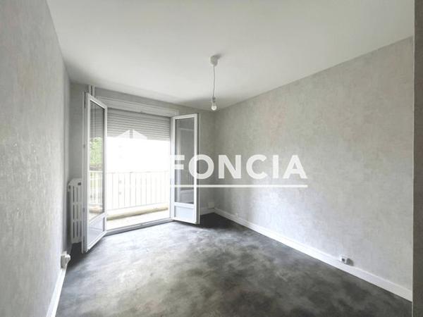 Location Appartement 4 pièces 68.23 m² - 53 RUE DE LA REPUBLIQUE Chambon-feugerolles 42500