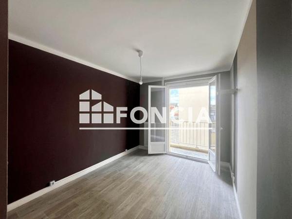 Location Appartement 4 pièces 68.23 m² - 53 RUE DE LA REPUBLIQUE Chambon-feugerolles 42500