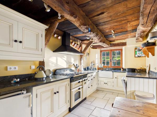 Belle maison de caractère nichée dans la campagne bucolique de l’Aveyron