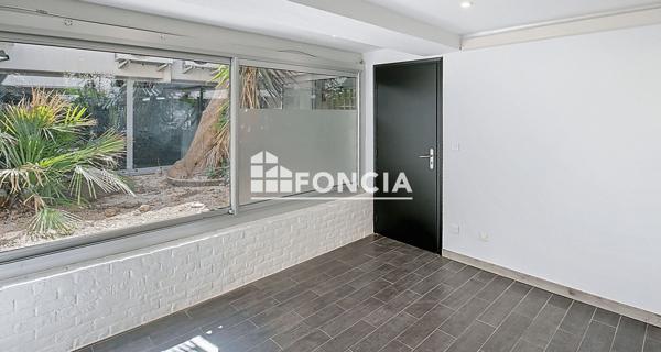 À vendre Local commercial 434.67 m² - Saint-raphaël 83700