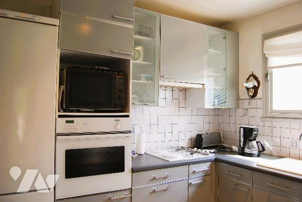 GARCHES  - Vaste appt T5, 116 m2, 200 m de la gare, balcon sud, cave, parking, proximité commerces
