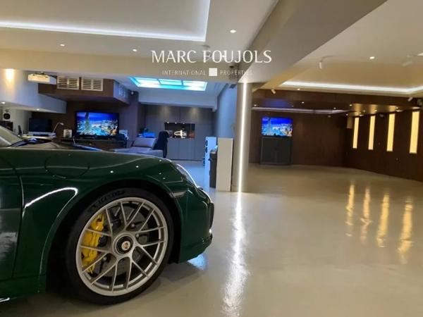 Paris VIII – Rue Berri – Parking privé 11 places