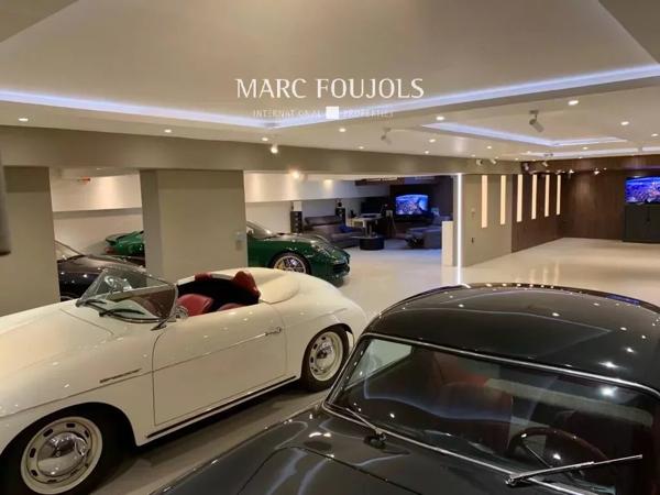 Paris VIII – Rue Berri – Parking privé 11 places