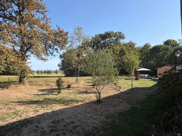 PLAISANCE(32) du Gers: AUTHENTIQUE LONGERE XVIIIs de 240m2, 4chambres, sur jardin paysagé clos de 2.500m2 et piscine hors sol, possibilité de chambres d hotes et/ou petit gîte ou accueil d'un parent,