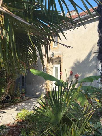 PLAISANCE(32) du Gers: AUTHENTIQUE LONGERE XVIIIs de 240m2, 4chambres, sur jardin paysagé clos de 2.500m2 et piscine hors sol, possibilité de chambres d hotes et/ou petit gîte ou accueil d'un parent,