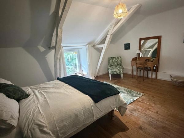 PLAISANCE(32) du Gers: AUTHENTIQUE LONGERE XVIIIs de 240m2, 4chambres, sur jardin paysagé clos de 2.500m2 et piscine hors sol, possibilité de chambres d hotes et/ou petit gîte ou accueil d'un parent,