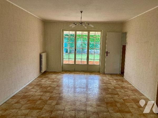 SAINT-QUENTIN, MAISON AVEC 3 CHAMBRES ET GARAGE