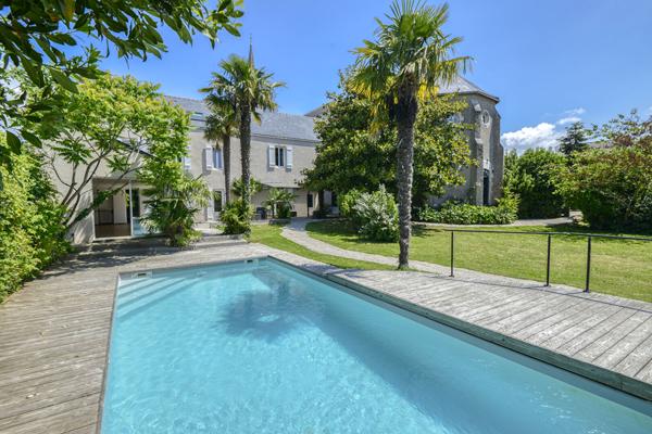 Maison 12 pièces – 503 m² environ à Saint-Joachim (ref : 77014M)