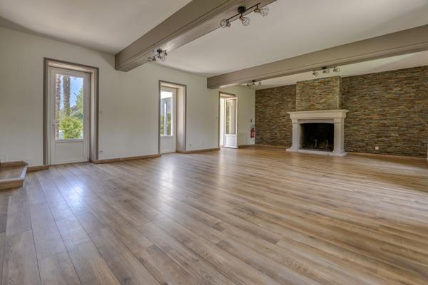 Maison 12 pièces – 503 m² environ à Saint-Joachim (ref : 77014M)