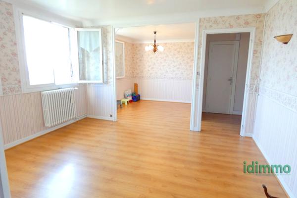 BEAU T3 VUE DEGAGEE LOGGIA GARAGE Aurillac (15000)