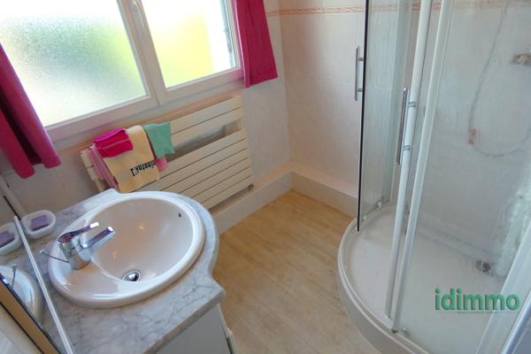 BEAU T3 VUE DEGAGEE LOGGIA GARAGE Aurillac (15000)