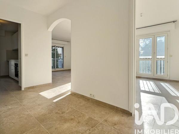 Location appartement 3 pièces 59 m² Marseille 10