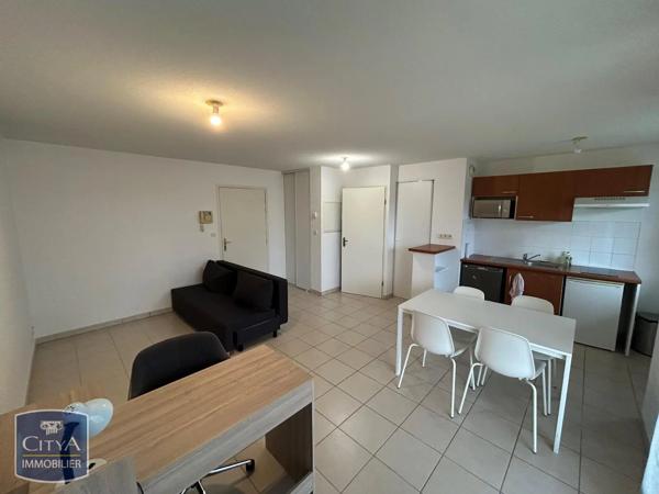 Appartement à louer 2 pièces 42.1m² Poitiers (86000)