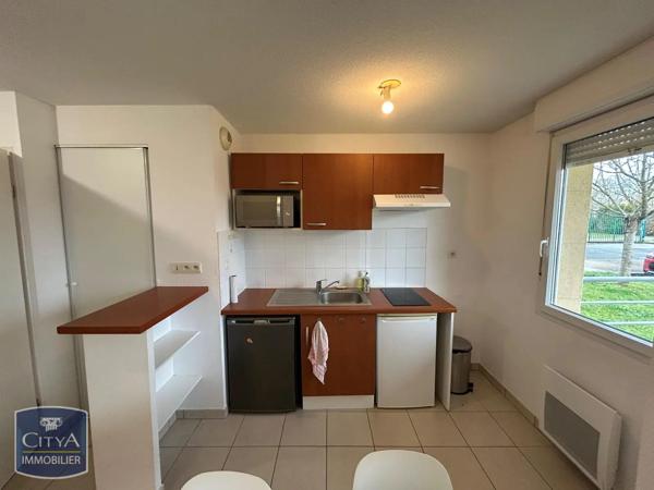 Appartement à louer 2 pièces 42.1m² Poitiers (86000)
