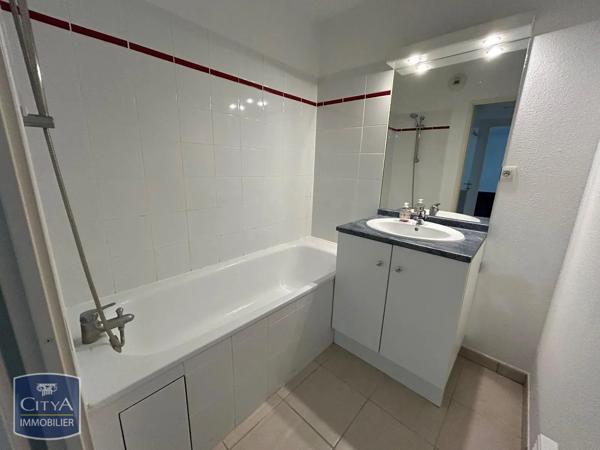 Appartement à louer 2 pièces 42.1m² Poitiers (86000)