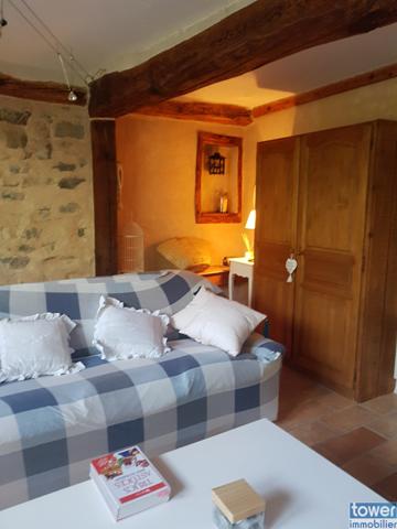 Maison en pierre de 100m² avec 4 chambres, un atelier et terrain