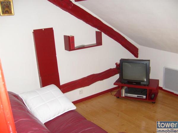 Maison en pierre de 100m² avec 4 chambres, un atelier et terrain