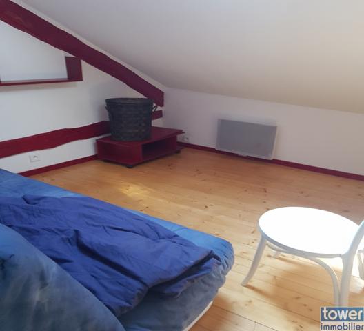 Maison en pierre de 100m² avec 4 chambres, un atelier et terrain