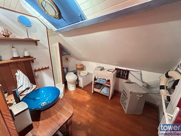 Maison en pierre de 100m² avec 4 chambres, un atelier et terrain