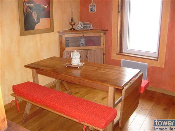 Maison en pierre de 100m² avec 4 chambres, un atelier et terrain