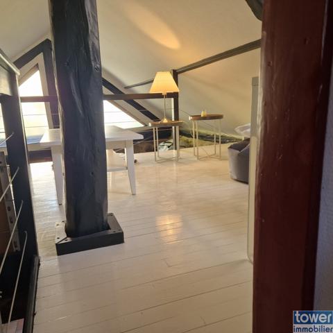 Maison en pierre de 100m² avec 4 chambres, un atelier et terrain