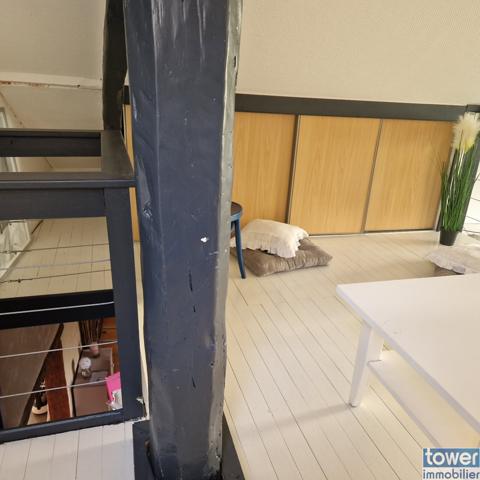 Maison en pierre de 100m² avec 4 chambres, un atelier et terrain