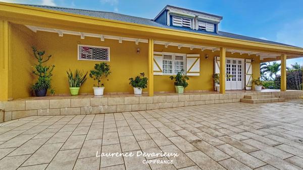 Maison à vendre 5 pièces VUE MER Saint Claude (971)