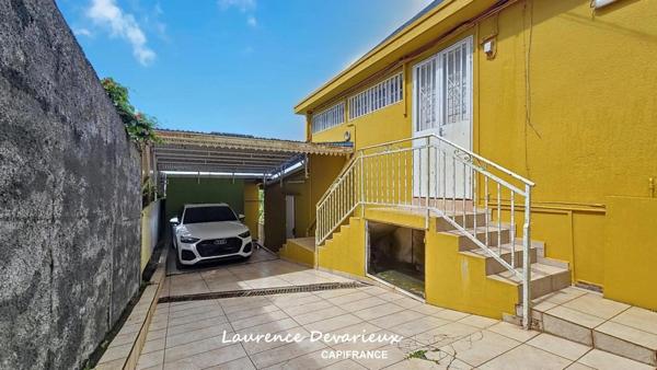 Maison à vendre 5 pièces VUE MER Saint Claude (971)