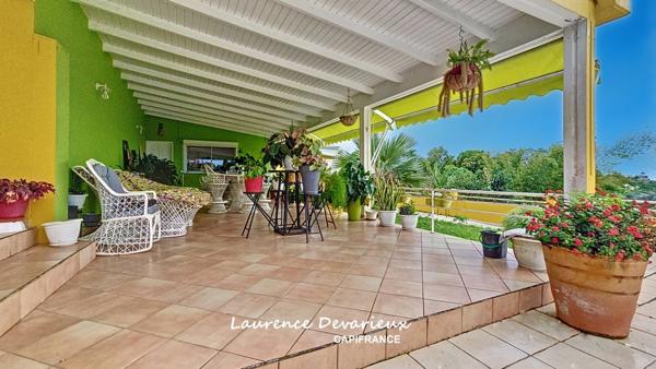 Maison à vendre 5 pièces VUE MER Saint Claude (971)