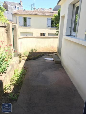 Appartement à louer 1 pièce 34m² Poitiers (86000)