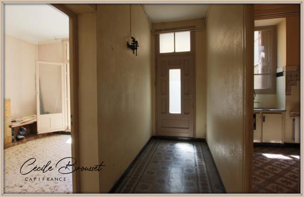 Appartement à rénover 50m2 avec cour et cave - Céret 66400