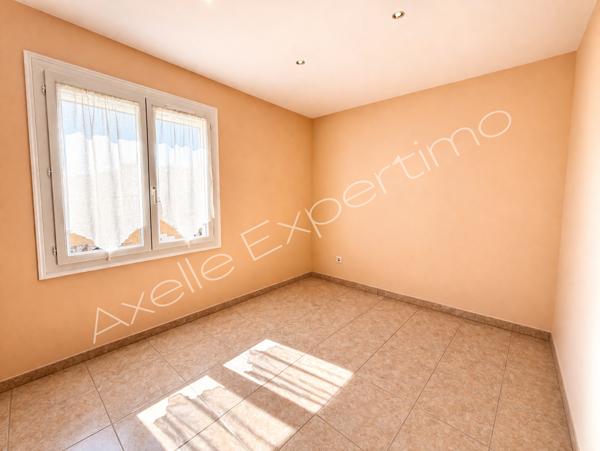 Saint-Cyr-sur-Mer (83270) Villa a vendre - T7 de 167m2 - terrain de 838m2 - Piscine - Saint-Cyr-sur-mer (83270)