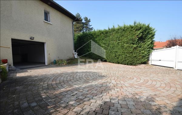 Maison à vendre à Chazay d'Azergues - 4 chambres, piscine et jardin