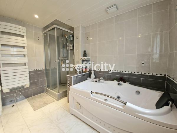 Maison 5 pièces - 123 m² Exclusivité efficity