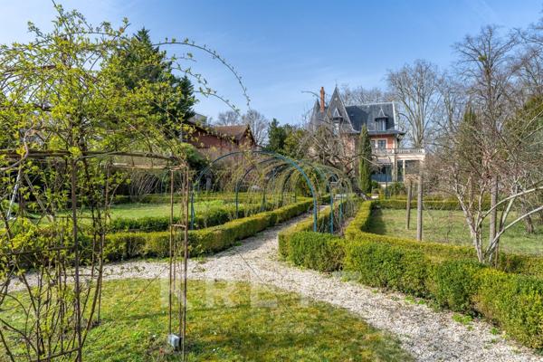 Domaine historique d’exception aux portes de Paris