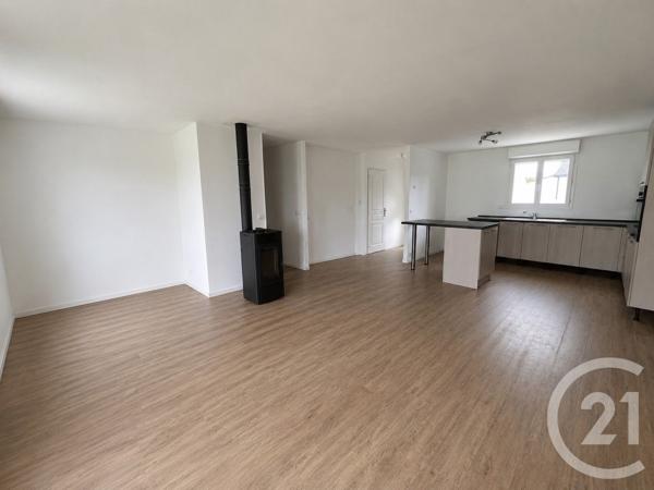 Maison à vendre  5 pièces - 144,18 m 2   STE SOULLE  - 17