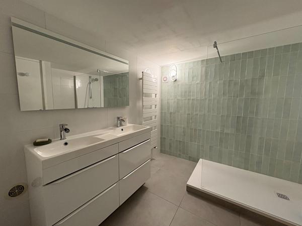 Maison familiale avec terrasse exposée sud-ouest à Verrières-le-Buisson, DPE D, Parfait état, 4 chambres.