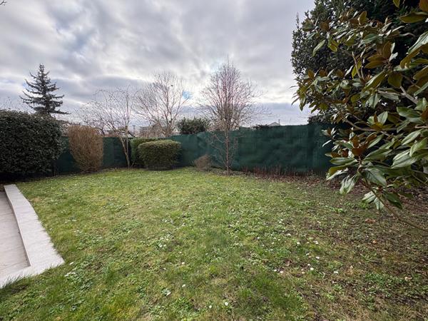 Maison familiale avec terrasse exposée sud-ouest à Verrières-le-Buisson, DPE D, Parfait état, 4 chambres.