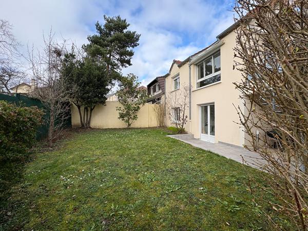 Maison familiale avec terrasse exposée sud-ouest à Verrières-le-Buisson, DPE D, Parfait état, 4 chambres.