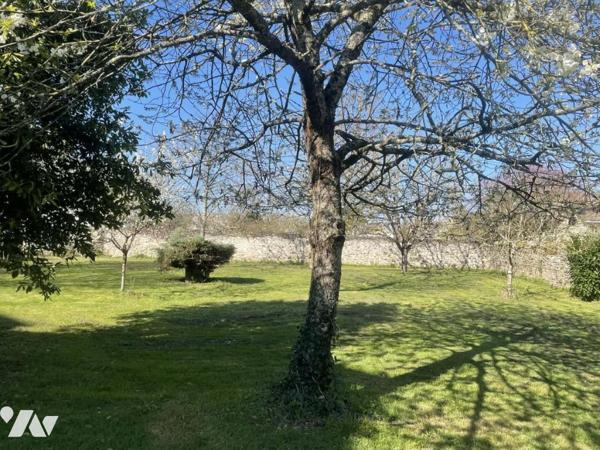 Ensemble immobilier de deux maisons à Saint-Hilaire-Saint-Florent