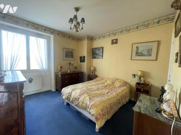 Ensemble immobilier de deux maisons à Saint-Hilaire-Saint-Florent