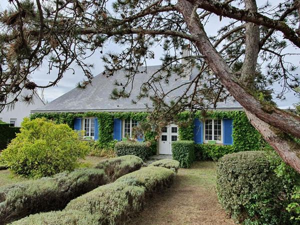 Maison  individuelle 6 pièce(s) 180 m2 sur jardin de 1942m2