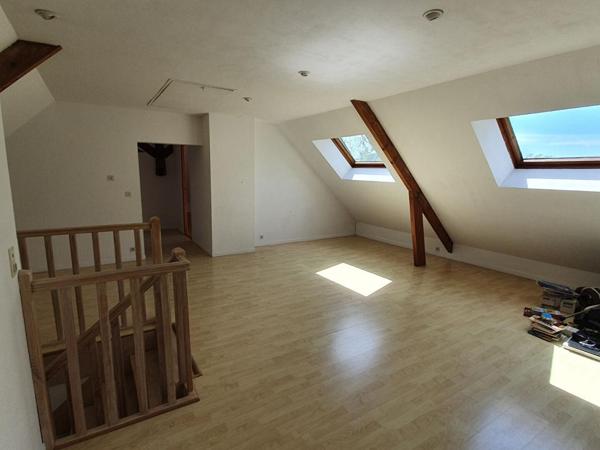 Maison  individuelle 6 pièce(s) 180 m2 sur jardin de 1942m2