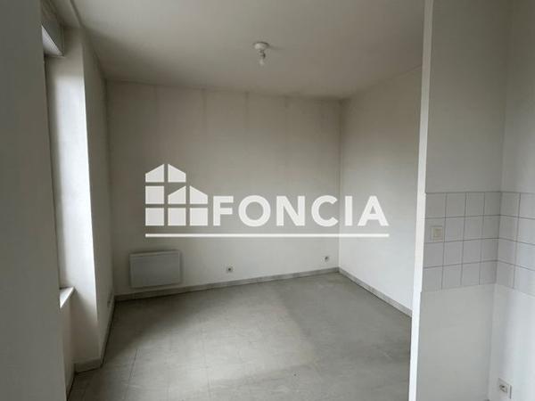 Location Appartement 2 pièces 32.77 m² - 76-78 RUE DE MONTBERNAGE Poitiers 86000
