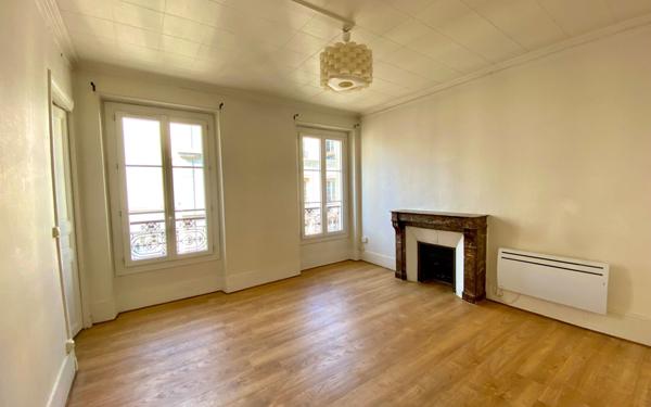 Appartement à louer    3 pièces •  Paris 11