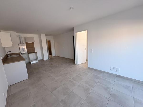 Location Appartement 2 pièces 47.47 m² - Morières-lès-avignon 84310