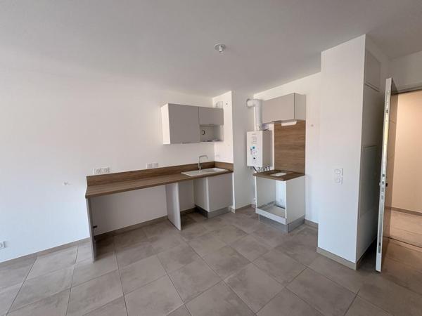 Location Appartement 2 pièces 47.47 m² - Morières-lès-avignon 84310