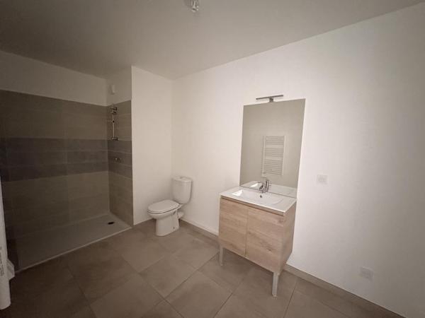 Location Appartement 2 pièces 47.47 m² - Morières-lès-avignon 84310