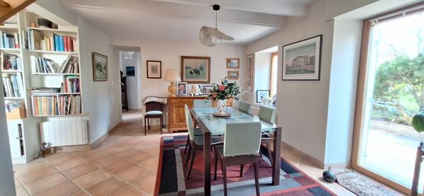 Fouesnant, jolie maison rénovée sur un terrain paysagé de 1500 m², à 1.4 km de la plage !